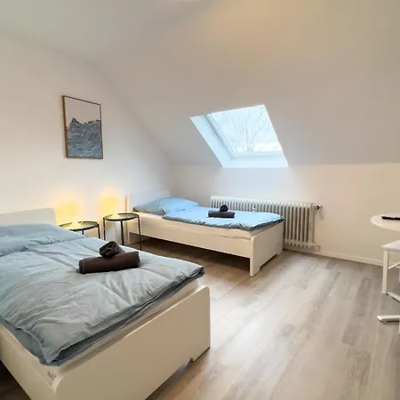 Bege Flatnest * Mönchengladbach