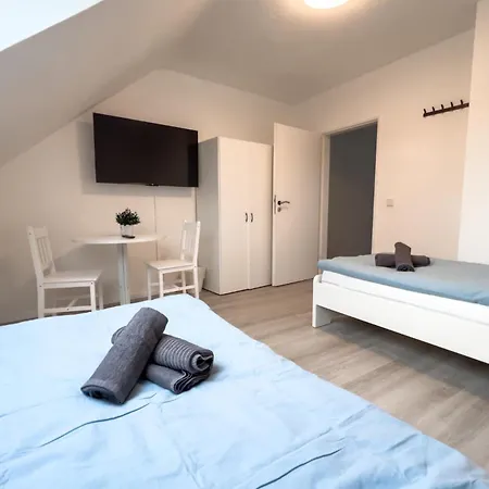 Bege Flatnest * Mönchengladbach