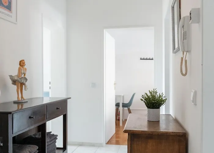 Bege Flatnest Mönchengladbach