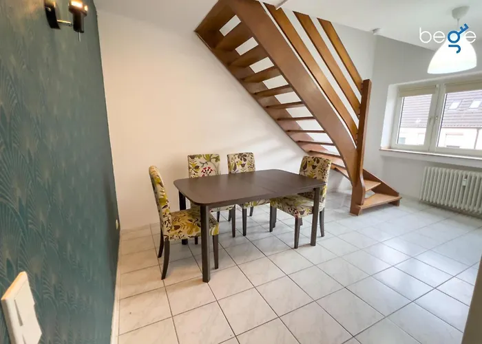 Bege Flatnest Lejlighed *