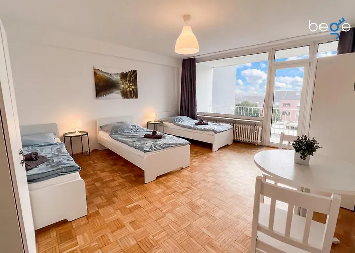 Bege Flatnest * Mönchengladbach