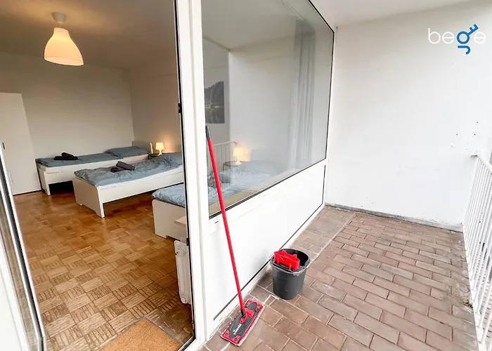 Bege Flatnest * Mönchengladbach